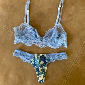 Underella Bralette set